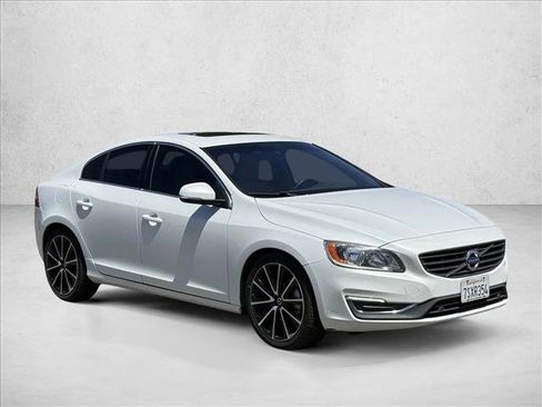 Used 2016 Volvo S60 T5 Premier w/ Convenience Package FWD image 4