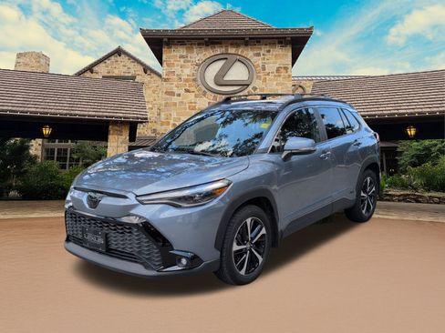 Used 2024 Toyota Corolla Cross AWD Hybrid w/ Convenience Package image 4