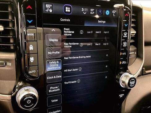 Used 2023 RAM 1500 Big Horn AWD/4WD image 30