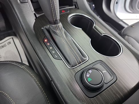 Used 2018 GMC Acadia SLT image 23