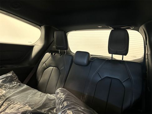 New 2025 Chrysler Pacifica Select image 32