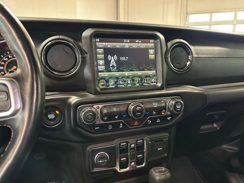 Used 2022 Jeep Wrangler Unlimited Sahara image 23