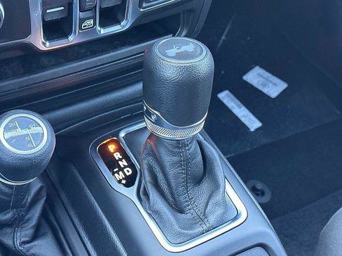 Used 2023 Jeep Wrangler Unlimited w/ Sun & Screen Package image 18