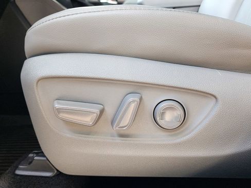 Used 2022 Toyota Highlander Limited image 18