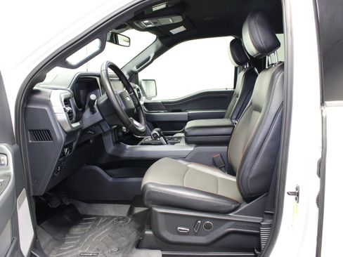 Used 2025 Ford F150 Lariat w/ Equipment Group 502A High AWD/4WD image 19