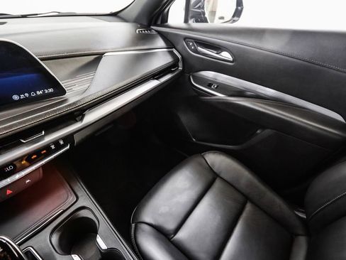 Used 2025 Cadillac XT4 Premium Luxury image 42