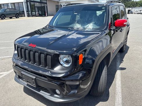Used 2023 Jeep Renegade Latitude w/ Sun/Sound Group AWD/4WD image 5