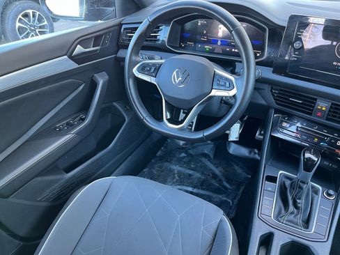 Used 2025 Volkswagen Jetta Sport image 30