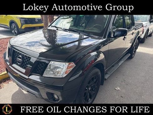 Certified 2020 Nissan Frontier SV w/ Midnight Edition Floor Mats image 1