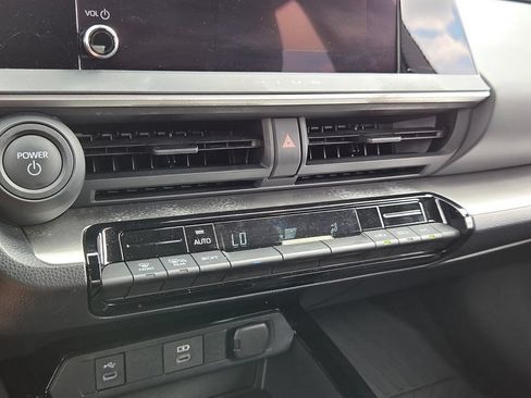 Certified 2025 Toyota Prius LE FWD image 19