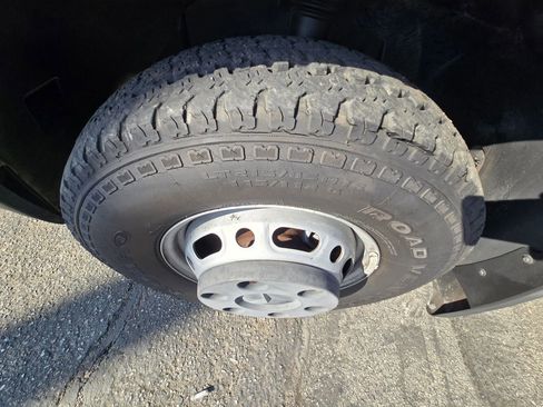 Used 2010 Mercedes-Benz Sprinter 3500 image 24