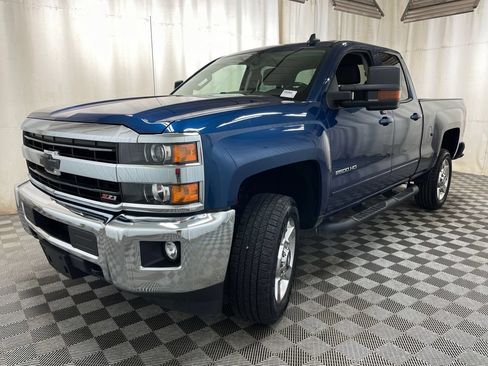 Used 2019 Chevrolet Silverado 2500 LT w/ LT Convenience Package AWD/4WD image 12