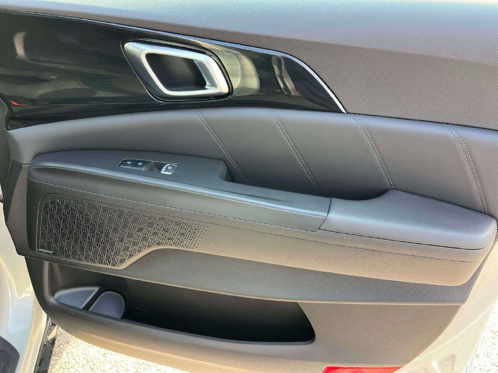 Certified 2026 Kia Carnival SX Prestige FWD image 10