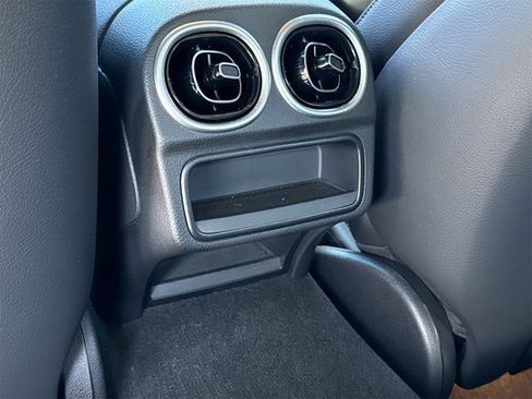 Used 2023 Mercedes-Benz C 300 Sedan image 11