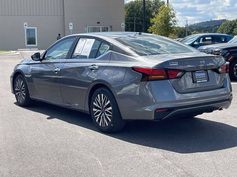 Used 2025 Nissan Altima 2.5 SV FWD image 5