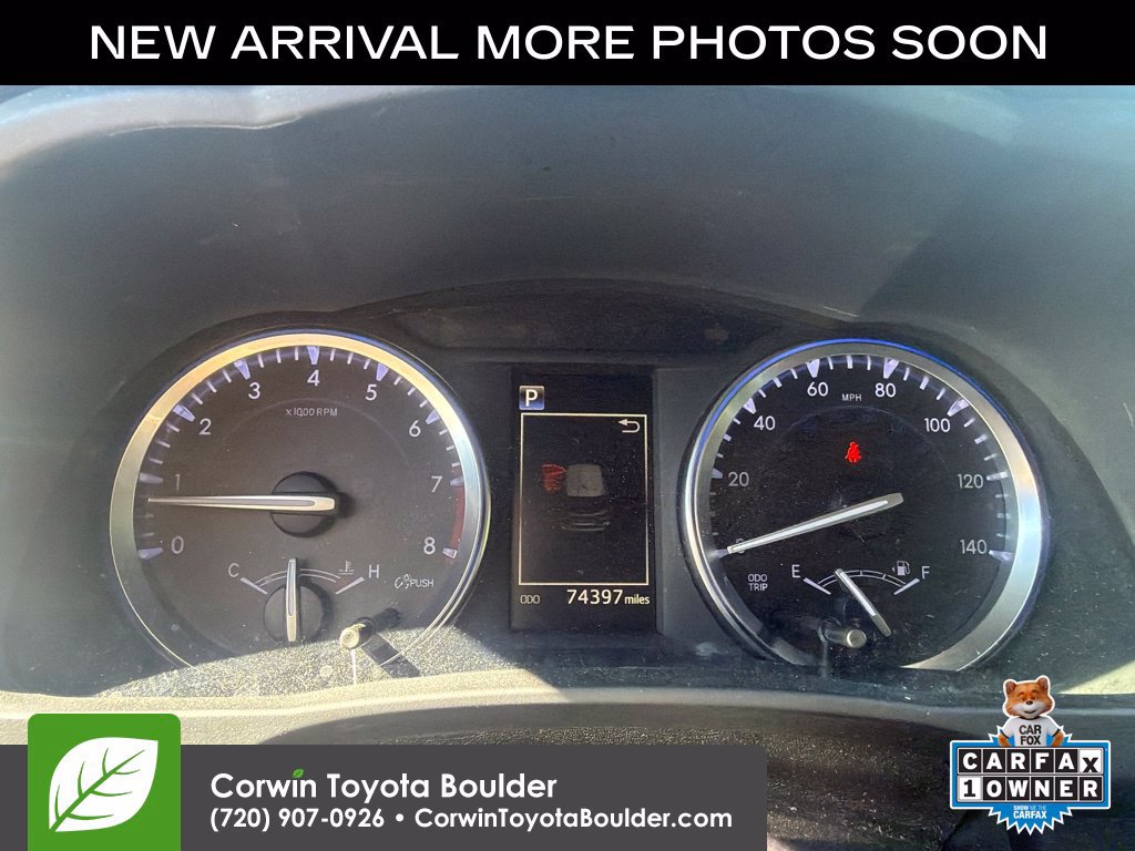 Used 2018 Toyota Highlander SE w/ Carpet Mat Package (TMS) AWD/4WD image 12