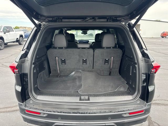 Used 2025 Buick Enclave Preferred FWD image 5