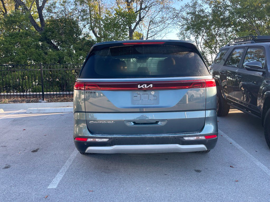 Certified 2022 Kia Carnival EX FWD image 5
