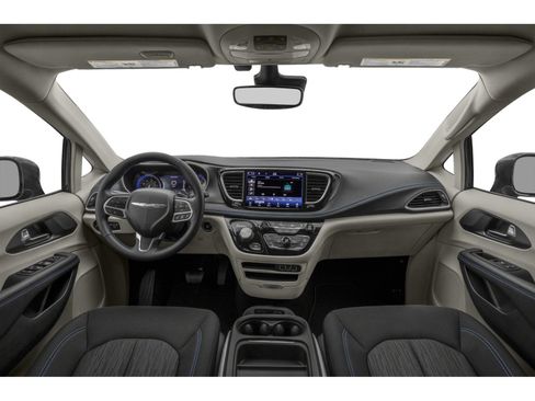 Used 2022 Chrysler Pacifica Touring-L image 5