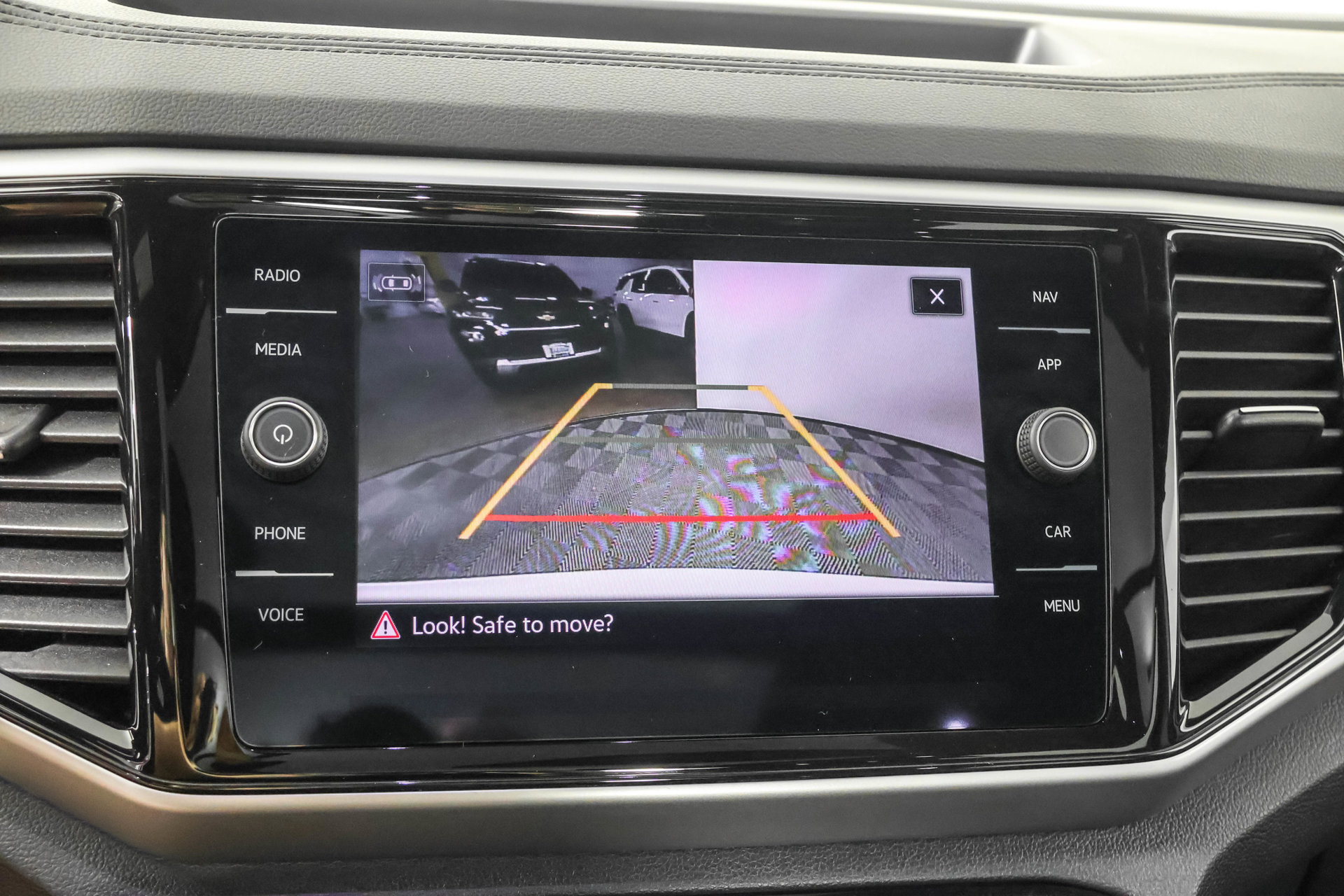 Used 2023 Volkswagen Atlas Cross Sport SEL AWD/4WD image 8