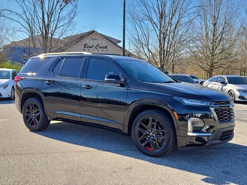 Used 2023 Chevrolet Traverse Premier w/ Redline Edition image 5
