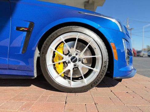Used 2018 Cadillac CTS V w/ Luxury Package RWD image 23
