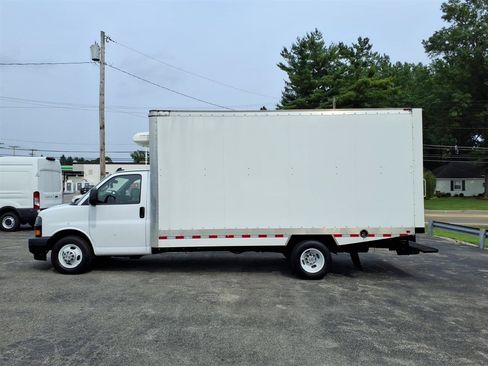 Used 2024 Chevrolet Express 3500 w/ Power Convenience Package RWD image 8
