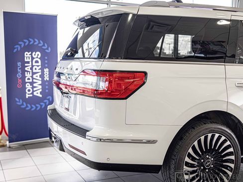 Used 2020 Lincoln Navigator Black Label w/ Cargo Convenience Package image 13