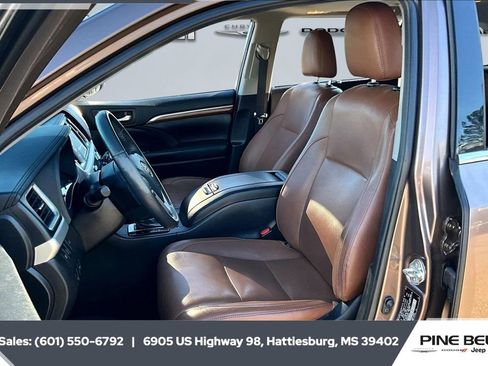 Used 2019 Toyota Highlander Limited image 17
