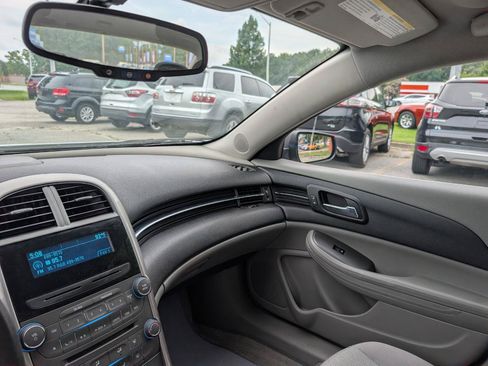 Used 2013 Chevrolet Malibu LS FWD image 24