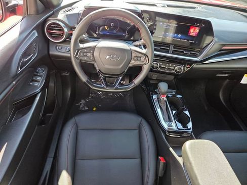 Certified 2026 Chevrolet Trax RS w/ Sunroof Package FWD image 12