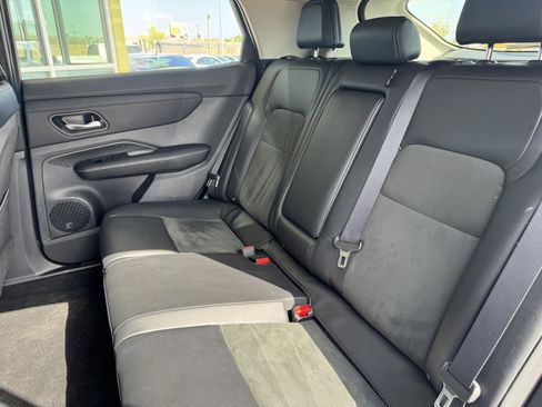 Used 2023 Nissan Ariya FWD image 38