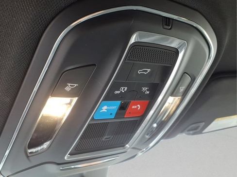 Used 2025 Jeep Grand Cherokee Laredo w/ Luxury Tech Group I AWD/4WD image 26