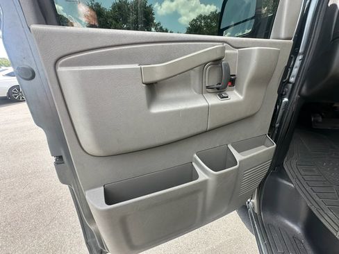 Used 2017 Chevrolet Express 3500 LT w/ LT Preferred Equipment Group RWD image 26