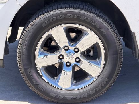 Used 2019 RAM 1500 Express w/ Express Value Package AWD/4WD image 12