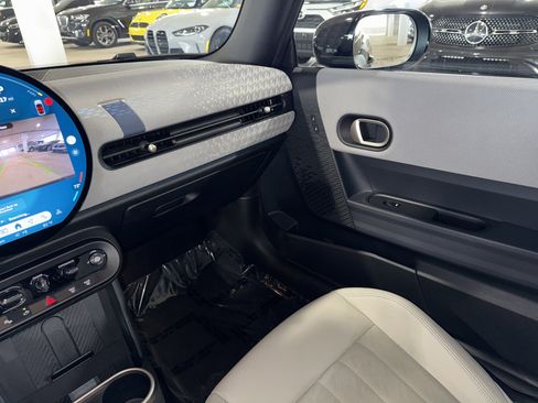 Used 2025 MINI Cooper 2-Door Hardtop FWD image 26