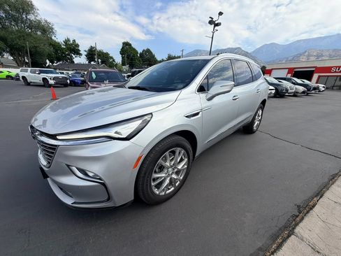 Used 2022 Buick Enclave Premium w/ Surround and Sites Package AWD/4WD image 7
