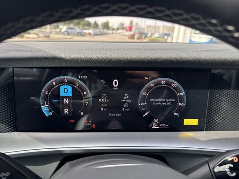 New 2026 Volkswagen Tiguan SE FWD image 30