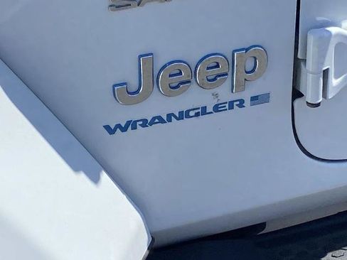 Used 2023 Jeep Wrangler Unlimited Sahara w/ Cold Weather Group AWD/4WD image 28