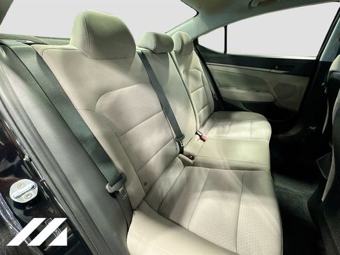 Used 2018 Hyundai Elantra Value Edition FWD image 27