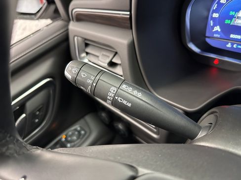 Used 2023 Chevrolet Tahoe Z71 w/ Luxury Package image 25