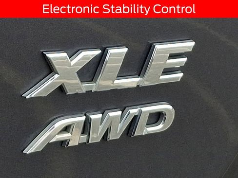 Used 2018 Toyota RAV4 XLE image 29