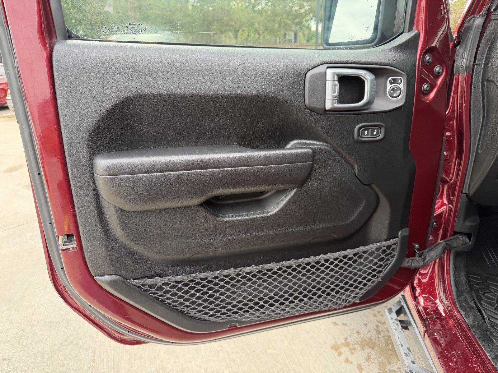 Used 2021 Jeep Gladiator Mojave AWD/4WD image 12