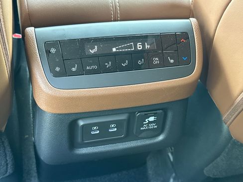 New 2026 Nissan Pathfinder Platinum FWD image 22