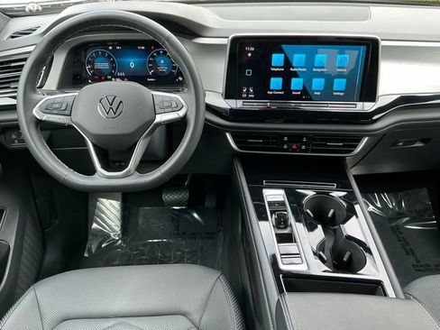 Used 2024 Volkswagen Atlas Cross Sport SE FWD image 13