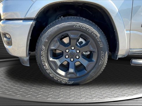 Used 2025 RAM 1500 Big Horn AWD/4WD image 30