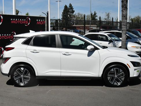 Used 2023 Hyundai Kona SE image 9