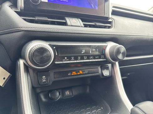 Used 2023 Toyota RAV4 LE AWD/4WD image 24