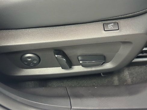 New 2025 Mitsubishi Outlander SEL image 12