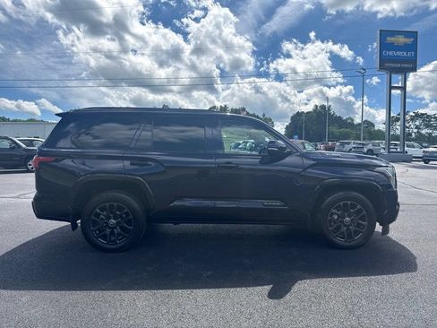 Used 2024 Toyota Sequoia Platinum AWD/4WD image 11